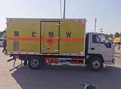 乐都爆破器材运输车工人安全操作规范与智能技术保障